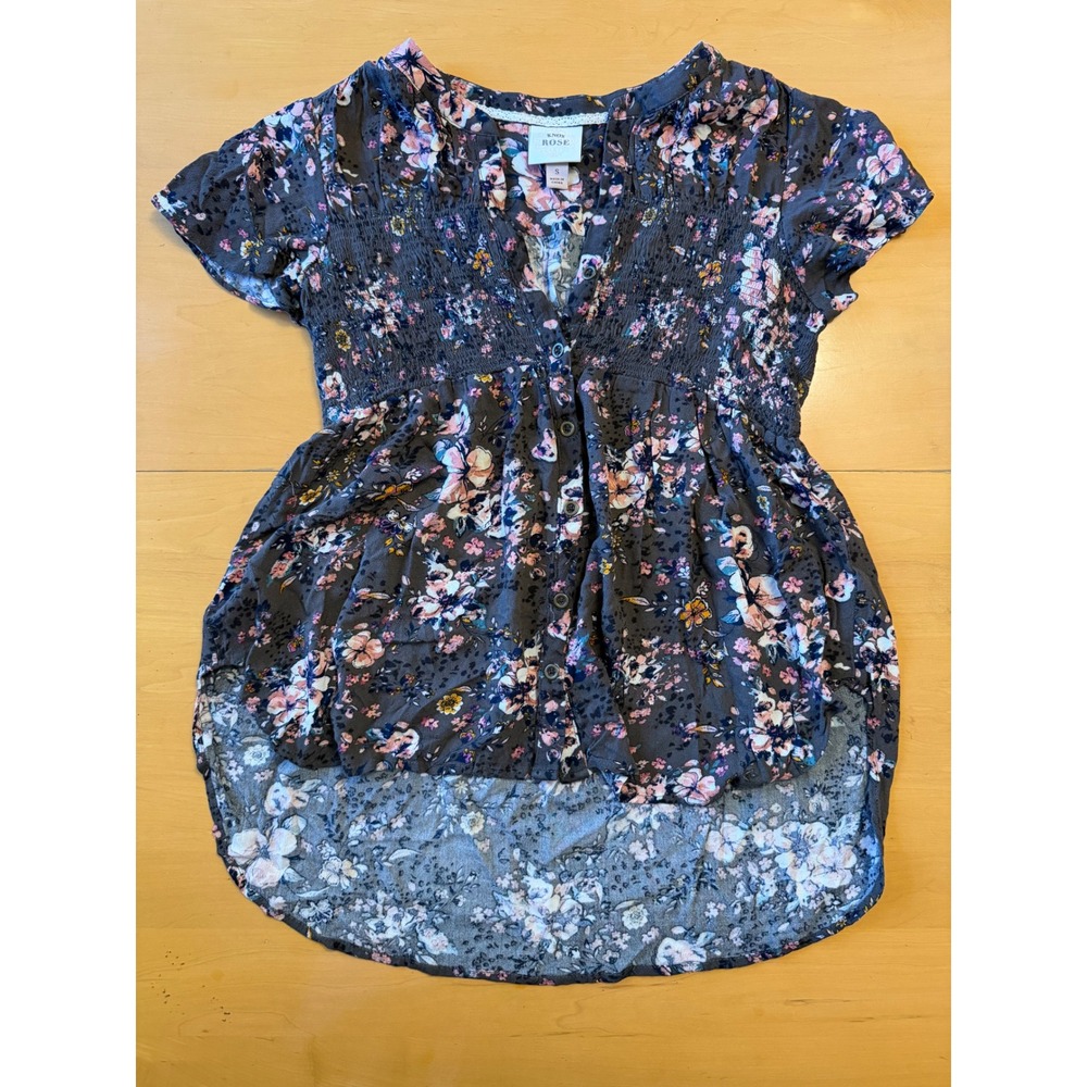 Knox Rose Women Floral Smocked Button Front High Low Boho Blouse Grey Pink Small